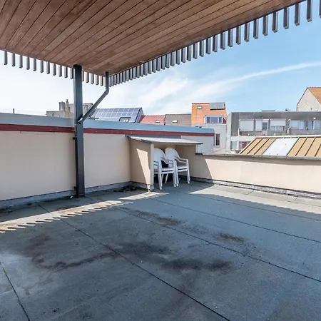 Renovated Charm & Sunny Terrace, Perfect For 2